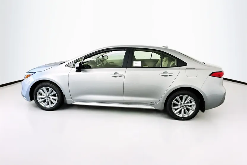2025 Toyota Corolla Hybrid LE photo 1