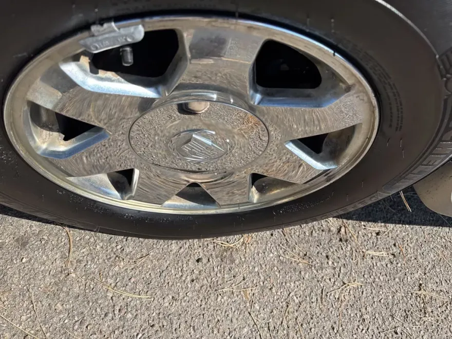 2003 Cadillac Escalade Base photo 1