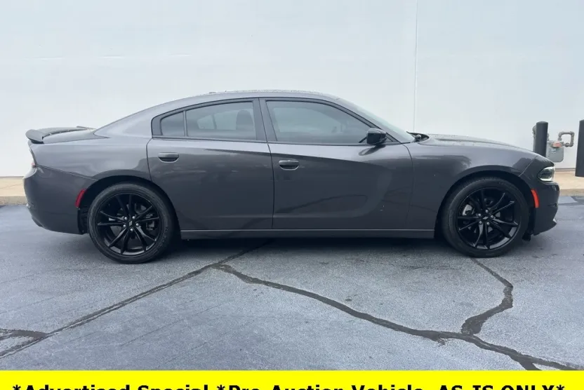 2018 Dodge Charger SXT photo 1