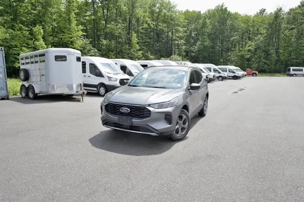 2025 Ford Escape ST-Line photo 1