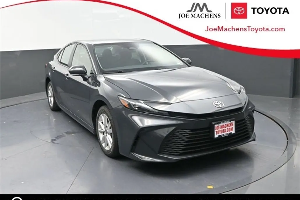 2025 Toyota Camry LE photo 1