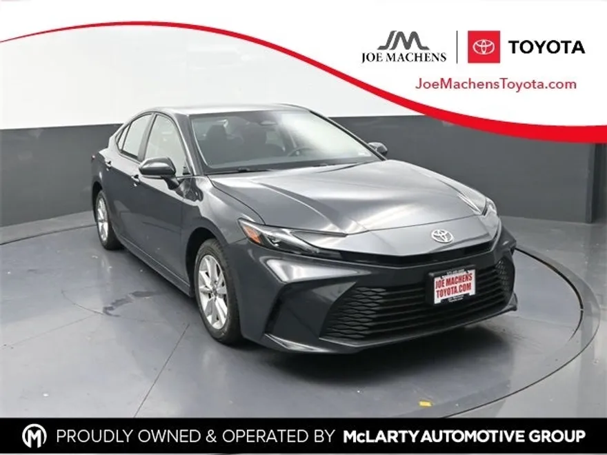 2025 Toyota Camry LE photo 1