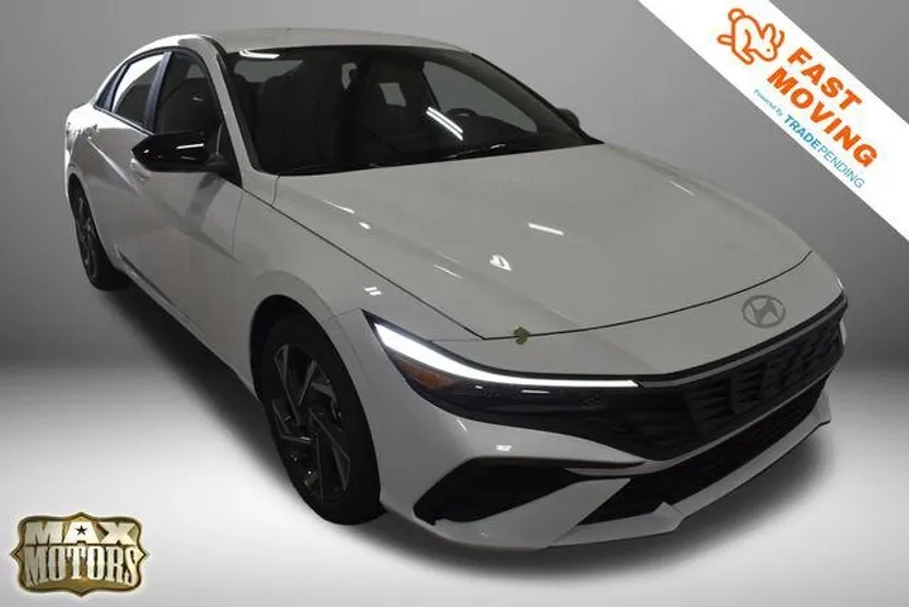 2025 Hyundai Elantra SEL Sport photo 1