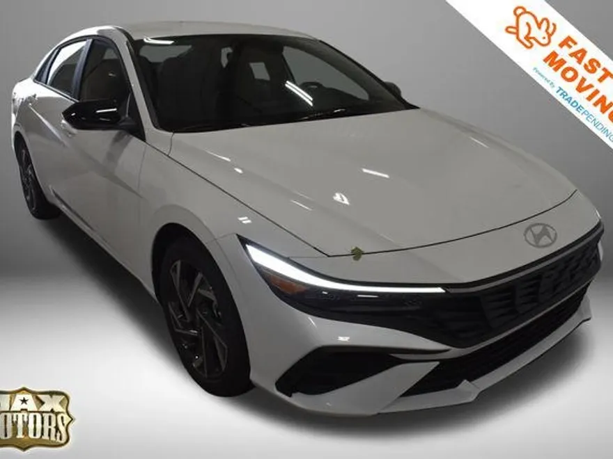 2025 Hyundai Elantra SEL Sport photo 1