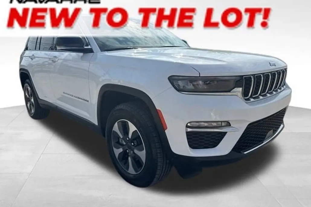 2022 Jeep Cherokee Limited 4xe photo 1