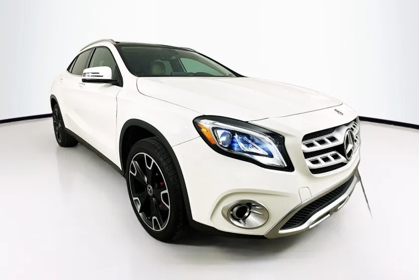 2020 Mercedes Benz GLA 250 4MATIC photo 1