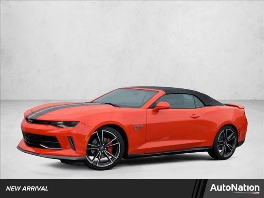 2018 Chevrolet Camaro 2LT photo 1
