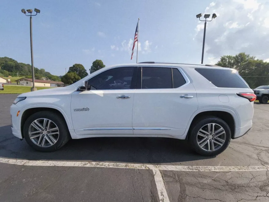 2023 Chevrolet Traverse High Country photo 1