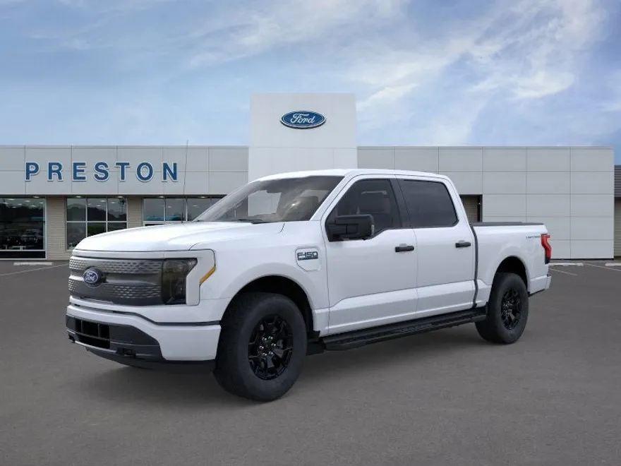 2025 Ford F-150 Lightning XLT photo 1