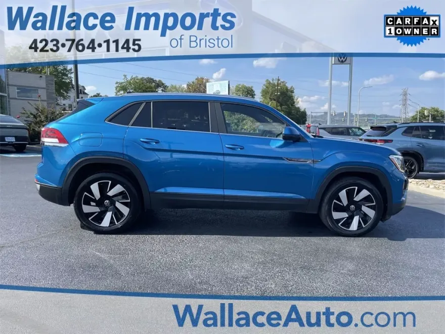 2024 Volkswagen Atlas Cross Sport SE Technology photo 1