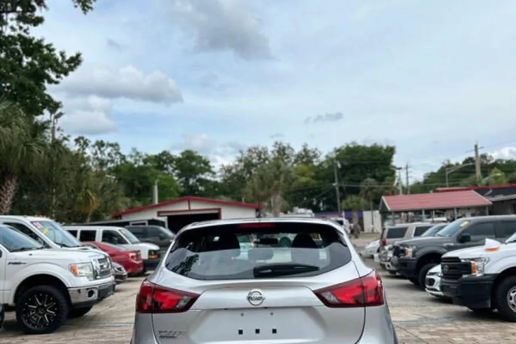 2019 Nissan Rogue Sport S photo 1