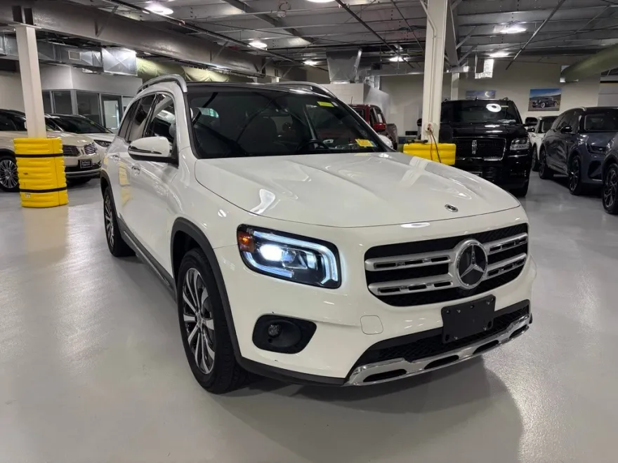 2022 Mercedes Benz GLB 250 4MATIC photo 1