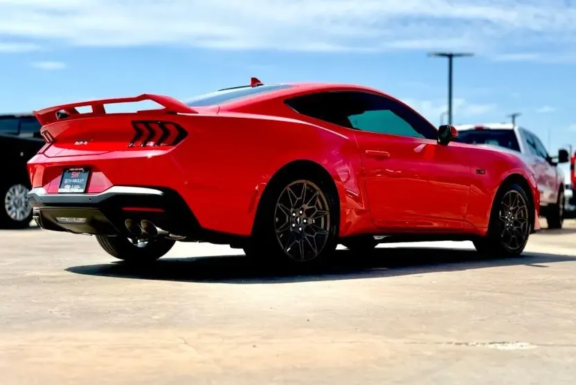 2025 Ford Mustang GT Premium photo 1