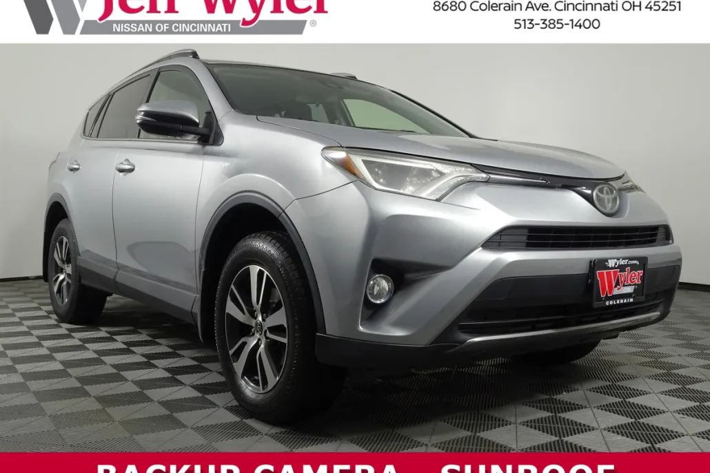 2018 Toyota RAV4 XLE photo 1