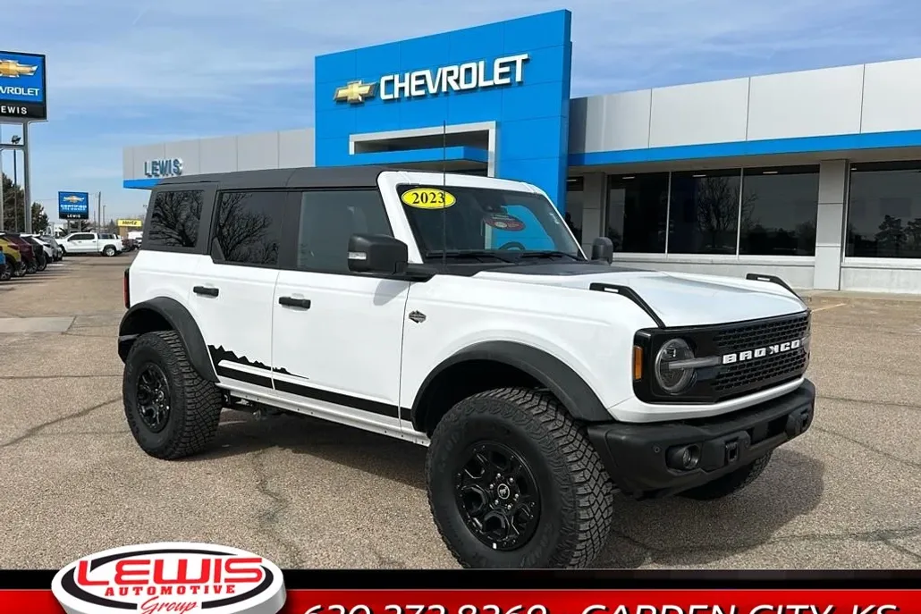 2023 Ford Bronco Base photo 1