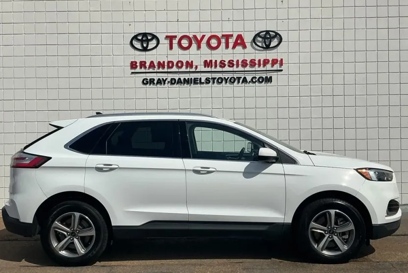 2024 Ford Edge SEL photo 1