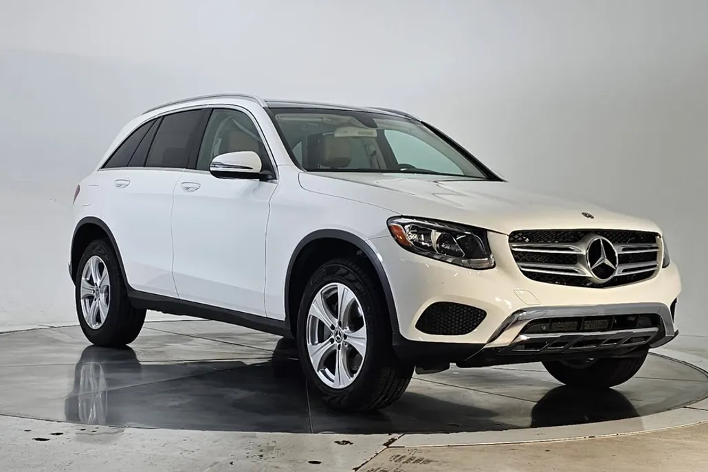 2018 Mercedes Benz GLC 300 4MATIC photo 1