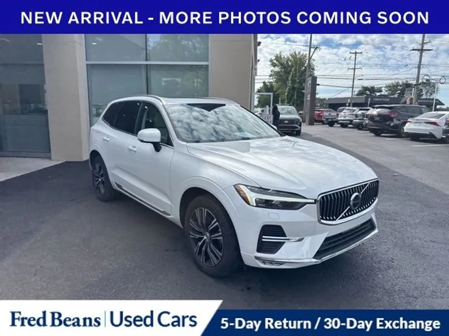 2022 Volvo XC60 B5 Inscription photo 1