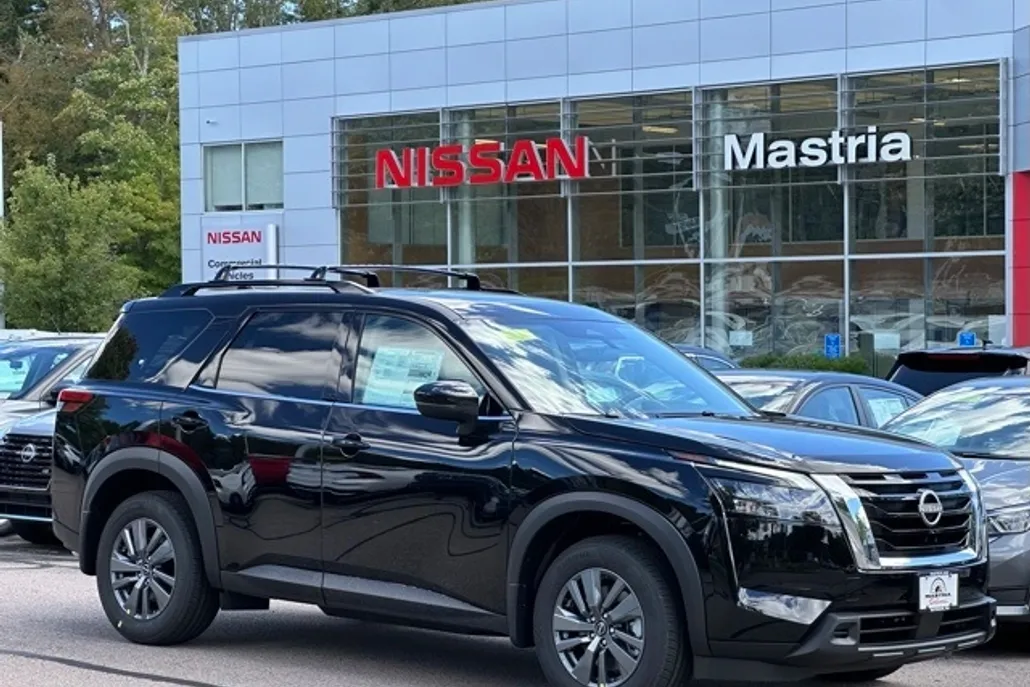 2025 Nissan Pathfinder SV photo 1