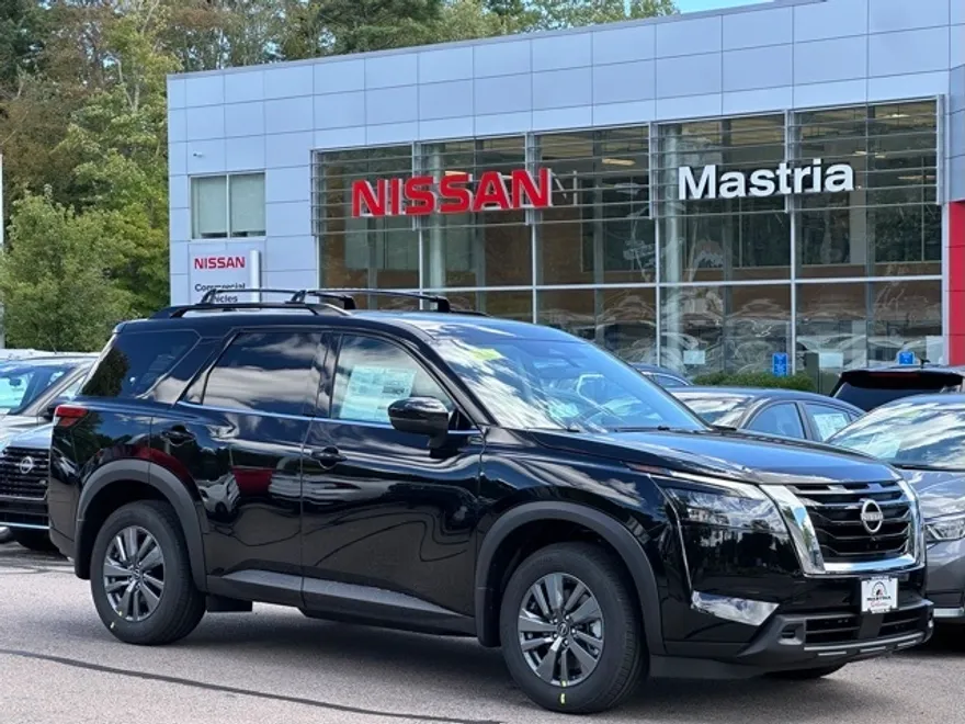 2025 Nissan Pathfinder SV photo 1