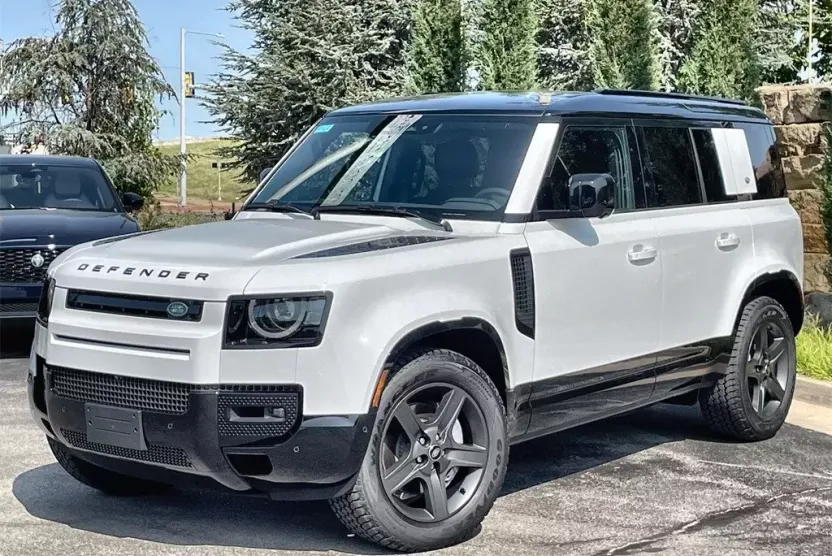 2024 Land Rover Defender 110 X-Dynamic SE photo 1