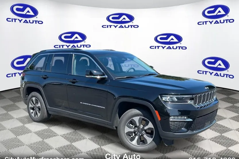 2023 Jeep Cherokee 4xe photo 1