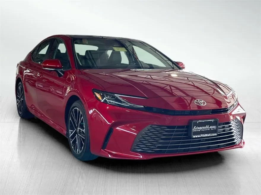 2025 Toyota Camry XLE photo 1