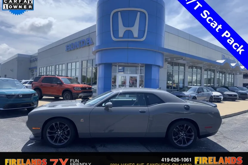 2023 Dodge Challenger R/T Scat Pack photo 1