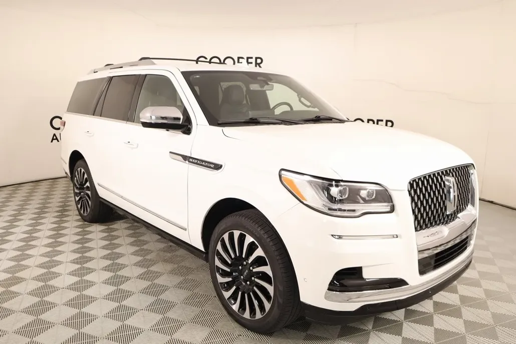 2024 Lincoln Navigator Black Label photo 1