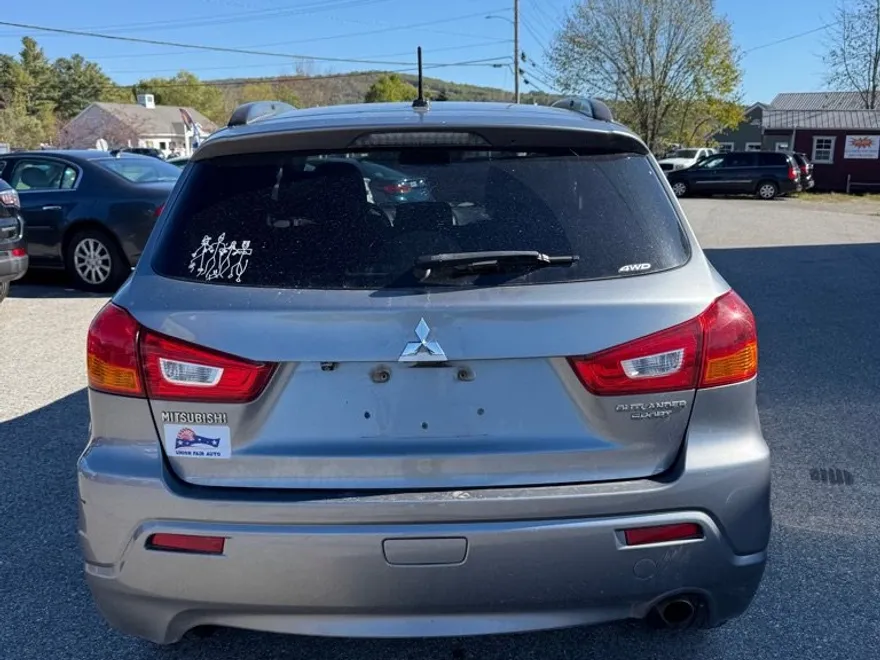 2012 Mitsubishi Outlander Sport SE photo 1