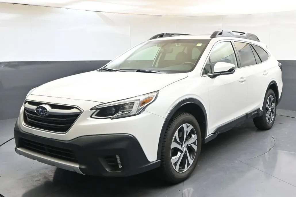 2020 Subaru Outback Limited photo 1