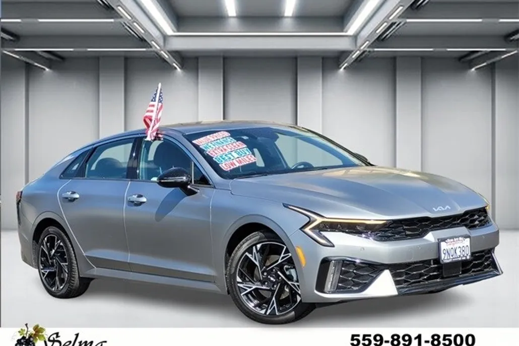 2025 Kia K5 GT-Line photo 1
