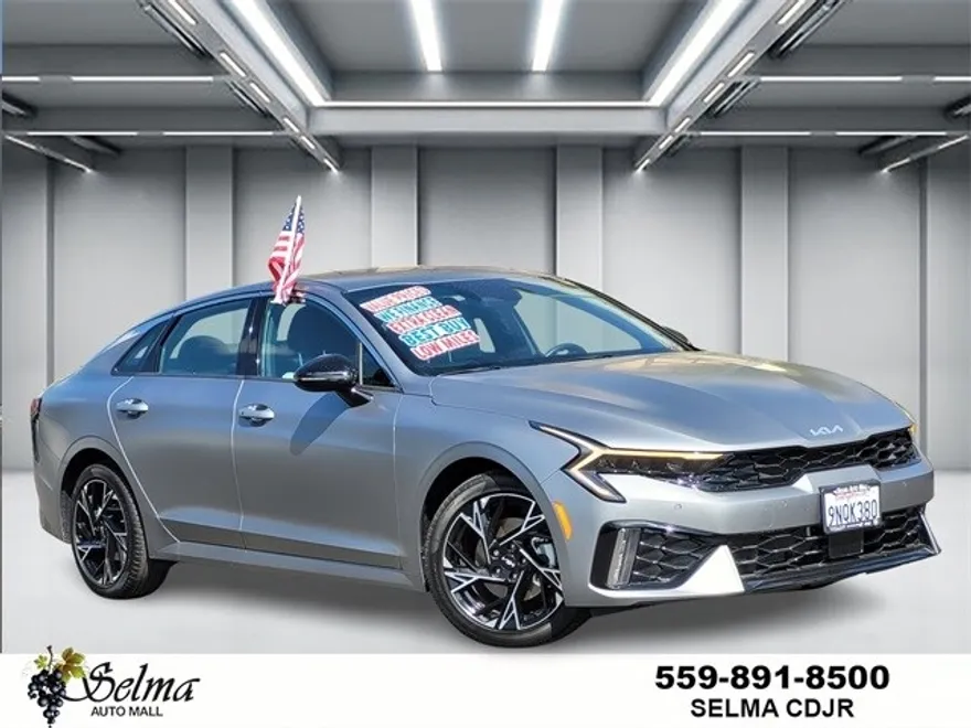 2025 Kia K5 GT-Line photo 1