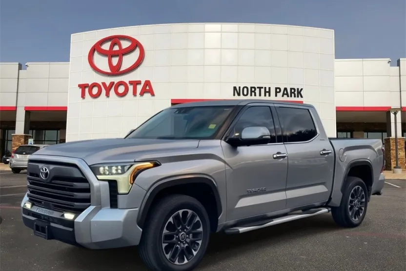 2023 Toyota Tundra Limited photo 1