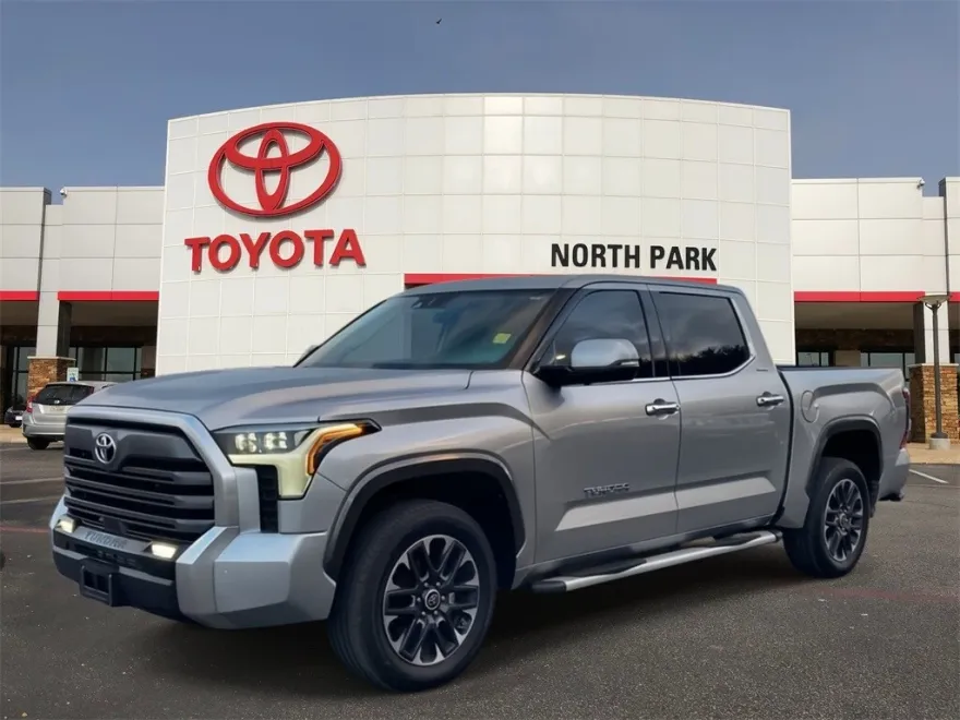2023 Toyota Tundra Limited photo 1