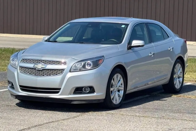2013 Chevrolet Malibu LTZ photo 1