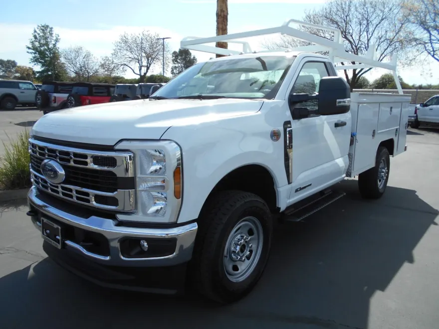 2025 Ford F-350 XL photo 1