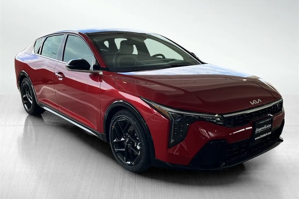 2025 Kia K4 GT-Line Turbo photo 1