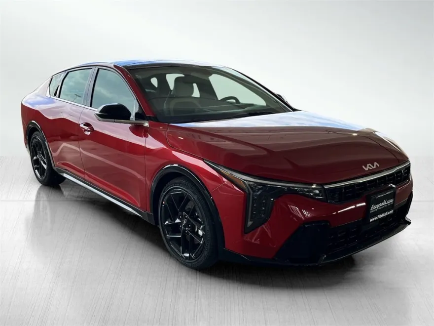 2025 Kia K4 GT-Line Turbo photo 1