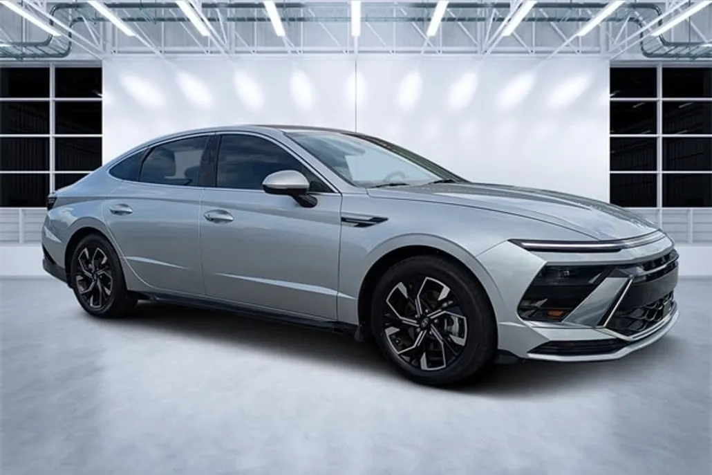 2024 Hyundai Sonata SEL photo 1