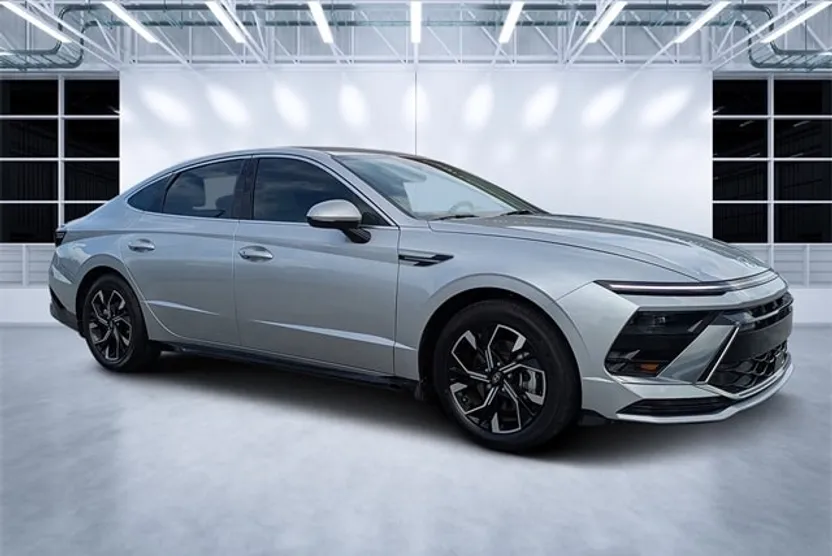 2024 Hyundai Sonata SEL photo 1