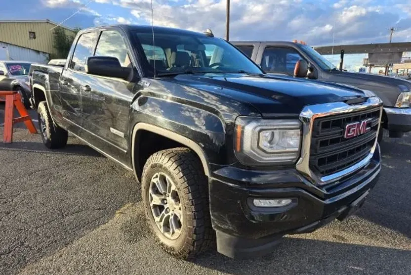 2017 Gmc Sierra Base photo 1
