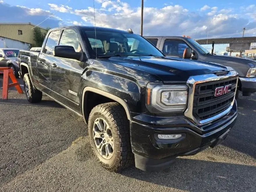 2017 Gmc Sierra Base photo 1