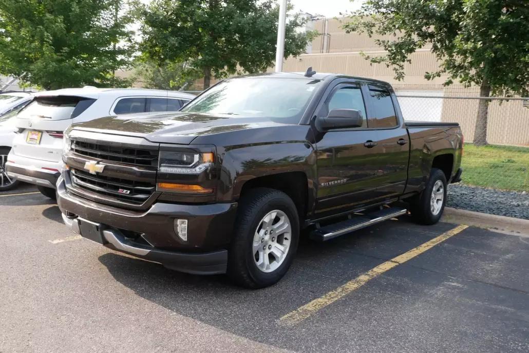 2018 Chevrolet Silverado 1500 LT photo 1