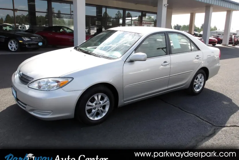 2004 Toyota Camry XLE photo 1