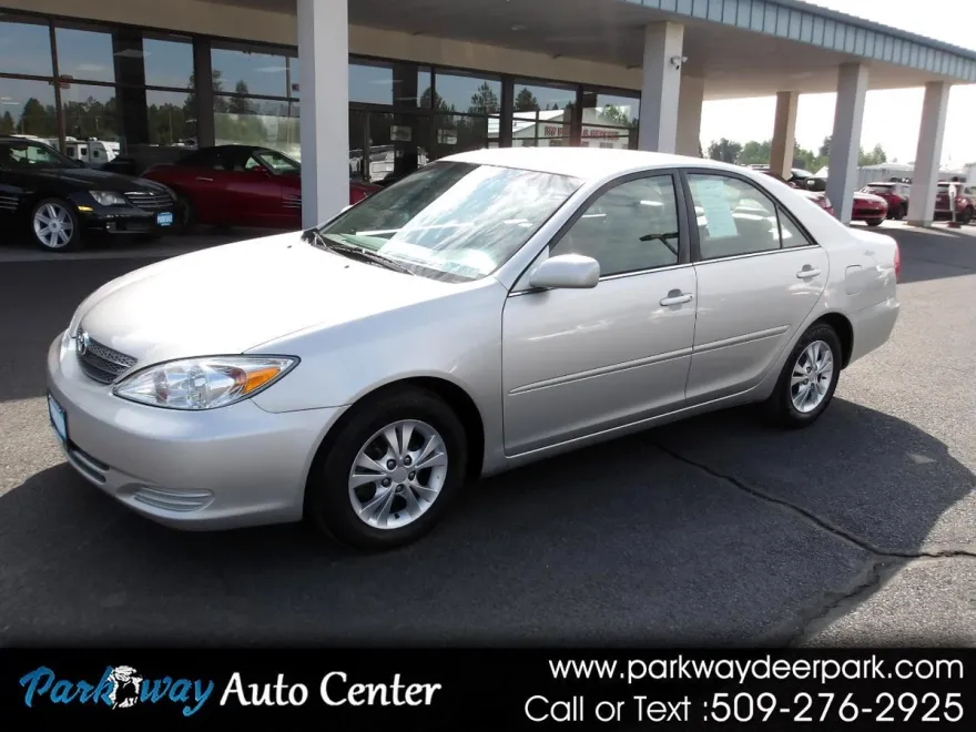 2004 Toyota Camry XLE photo 1