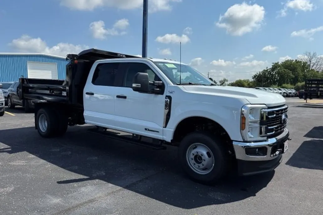 2025 Ford F-350 photo 1