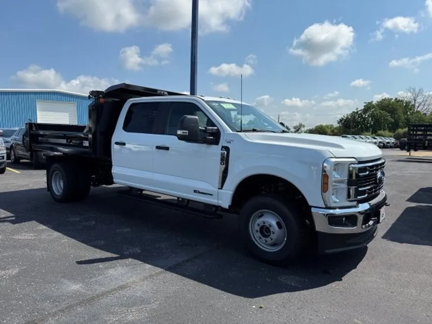 2025 Ford F-350 photo 1