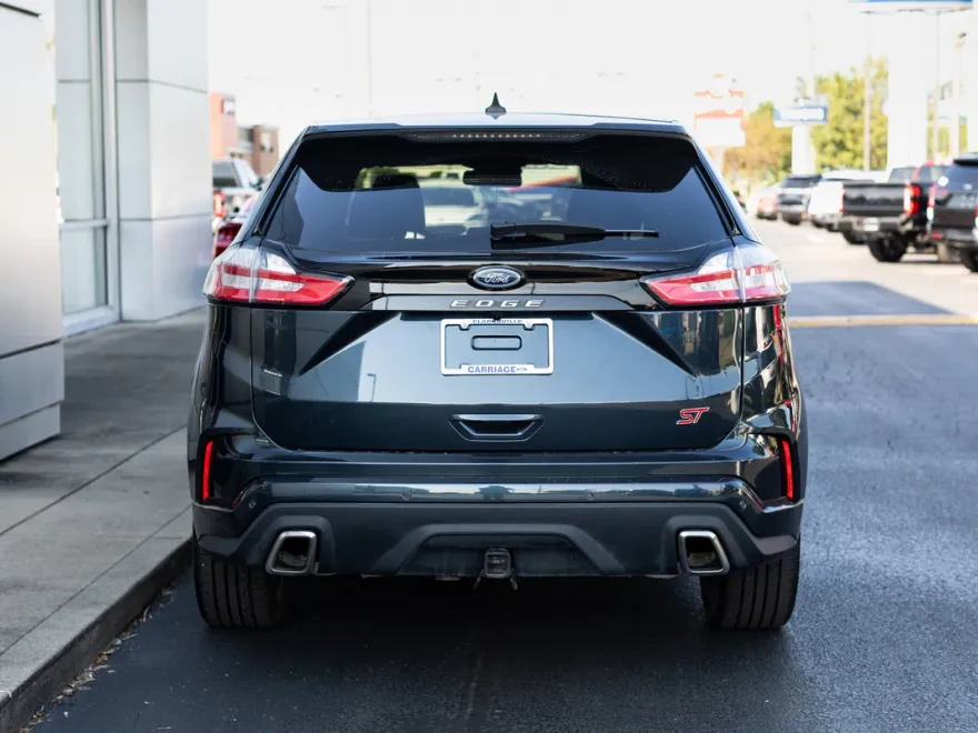 2024 Ford Edge ST photo 1