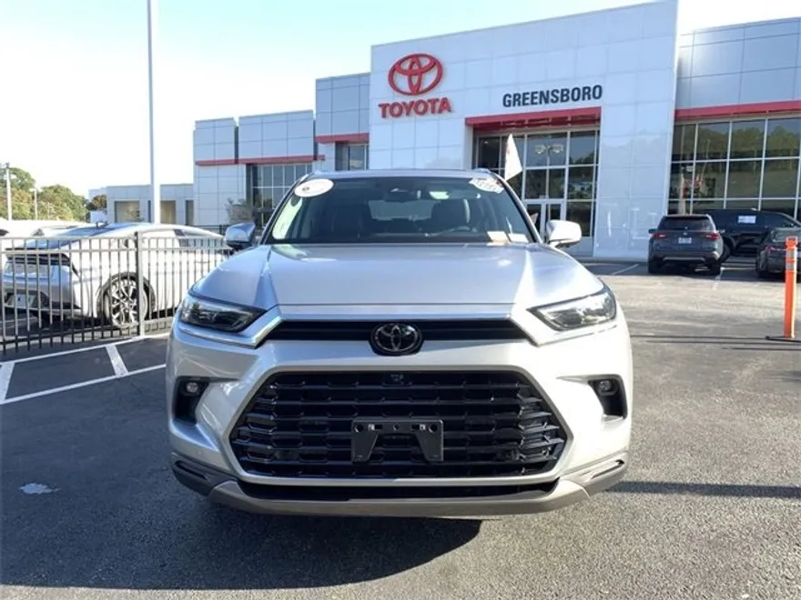 2024 Toyota Grand Highlander Platinum photo 1
